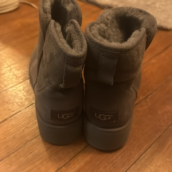 Ugg boot - Picture 3 of 4